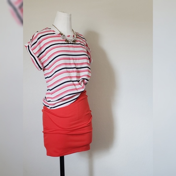 3 for $20 Cute A'gaci lose fitting top - Picture 2 of 2